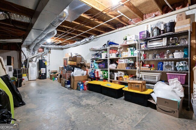 Building Photo - 821 Soaring Dr NE