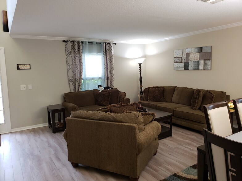 Building Photo - 76550 Longleaf Loop