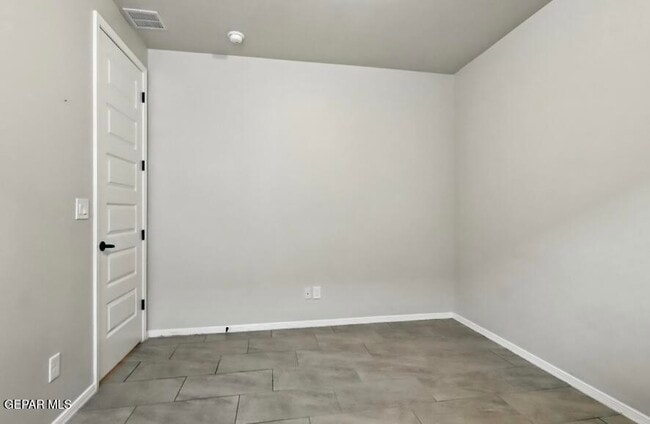 Building Photo - 1126 Gaitan St
