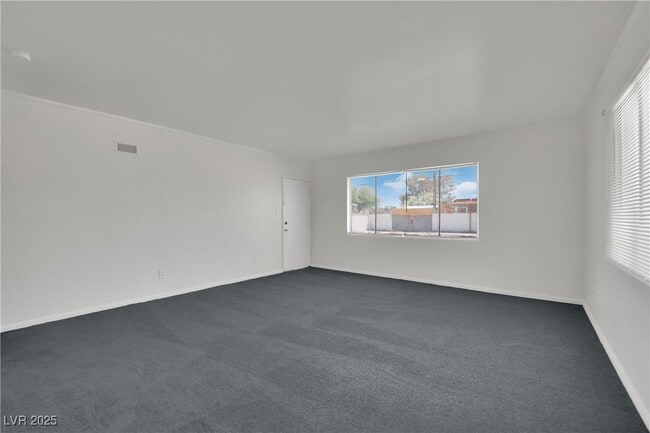 Building Photo - 2016 Linden Ave