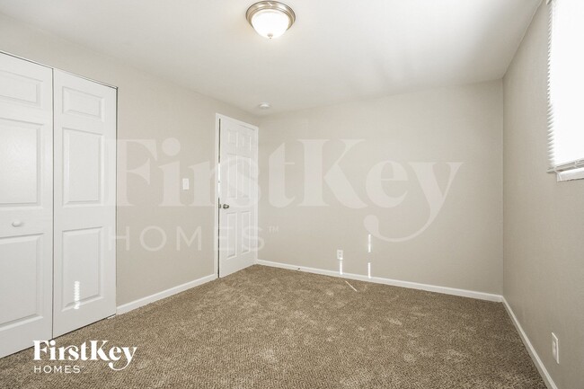 Building Photo - 636 Jefferson Ave