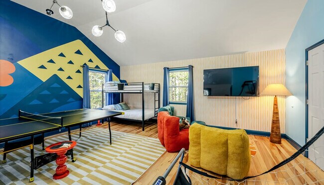 Building Photo - 223 Paxinos Dr