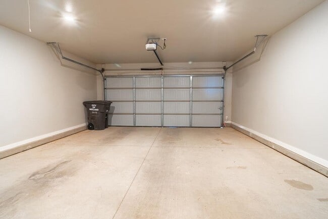 Building Photo - 6735 Draw Ct