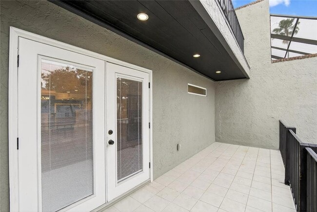 Building Photo - 162 E Davis Blvd