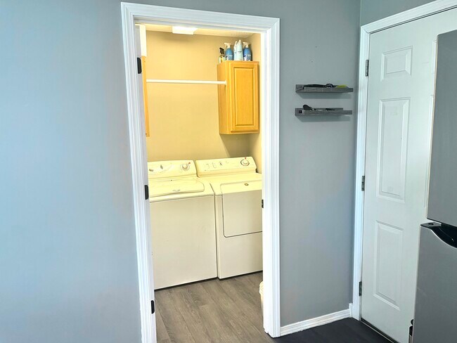 Building Photo - 390 Brook Ave