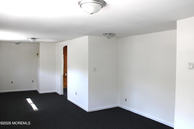 Building Photo - 58 W Greystone Rd