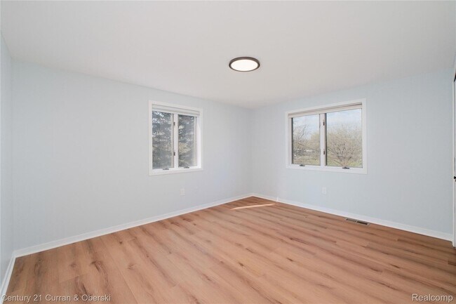 Building Photo - 1083 N Livernois Rd