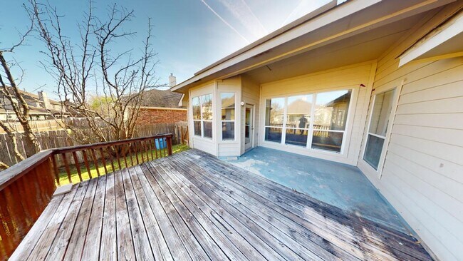 Building Photo - Elegant home in Pflugerville with great fe...
