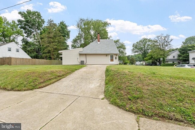 Building Photo - 9323 Cloverly Rd