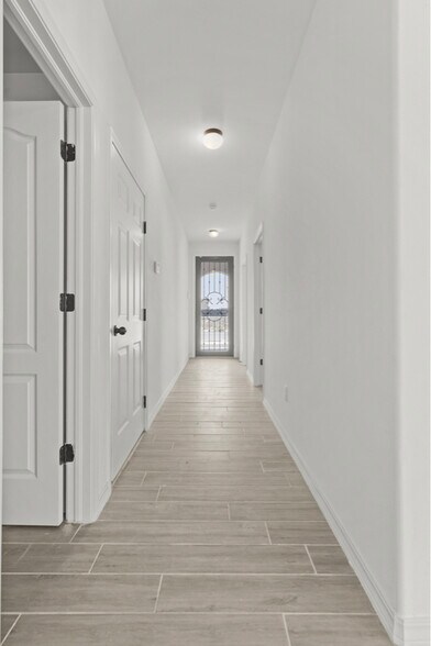 Building Photo - 13848 Vicki Brewer Ave