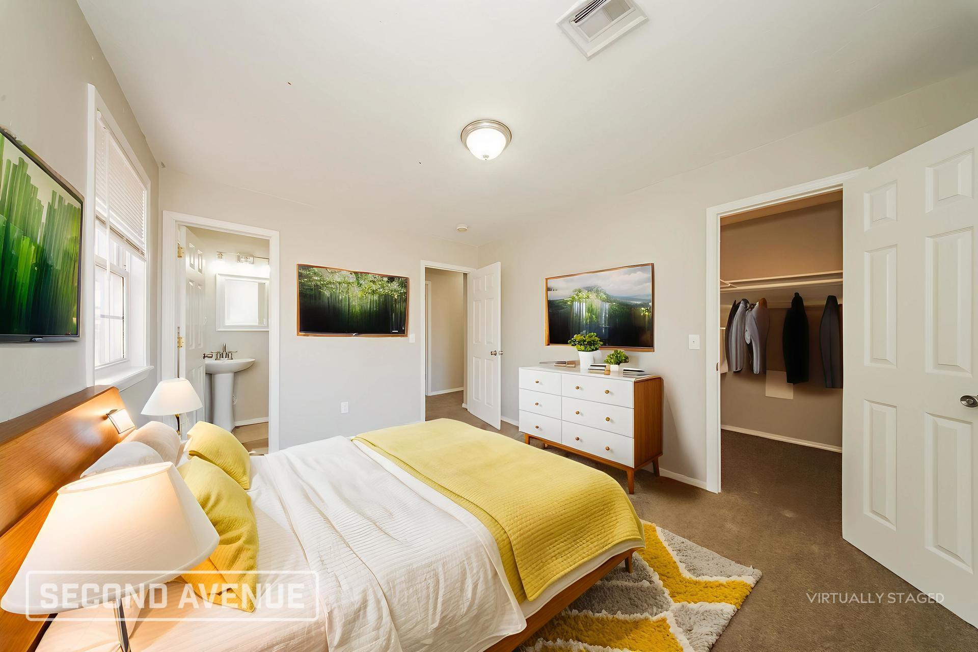 Building Photo - 3400 Overland Dr