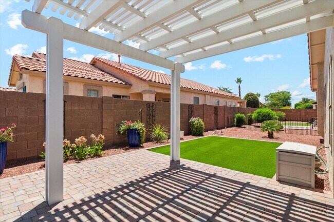 Building Photo - 18119 W Sammy Way