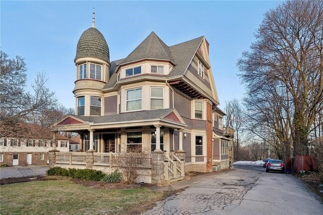 Primary Photo - 1108 Lake Ave