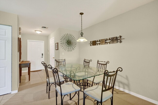 Building Photo - 2990 SE Lexington Lakes Dr