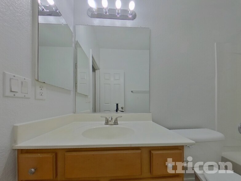 Building Photo - 15034 N 146th Ln