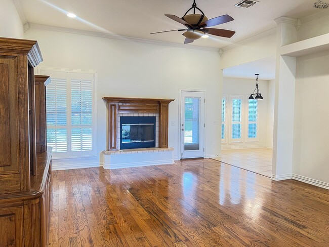 Building Photo - 1703 Rockridge Dr