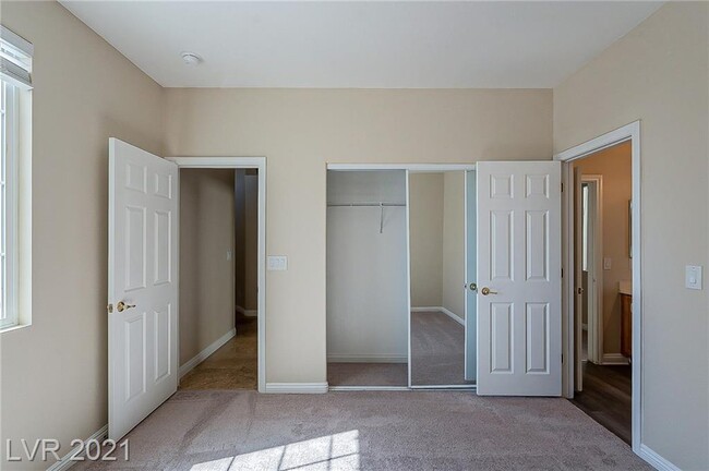 Building Photo - 7225 Fern Meadow St