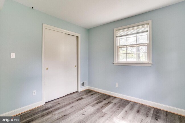 Building Photo - 5001 Ninian Ct