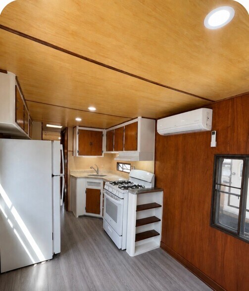 Building Photo - 15012 Lemoli Ave