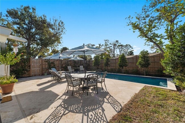 Building Photo - 731 Texas St