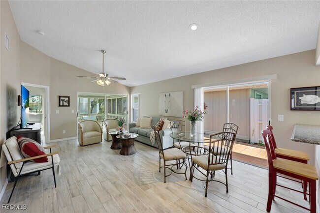 Building Photo - 14871 Crescent Cove Dr