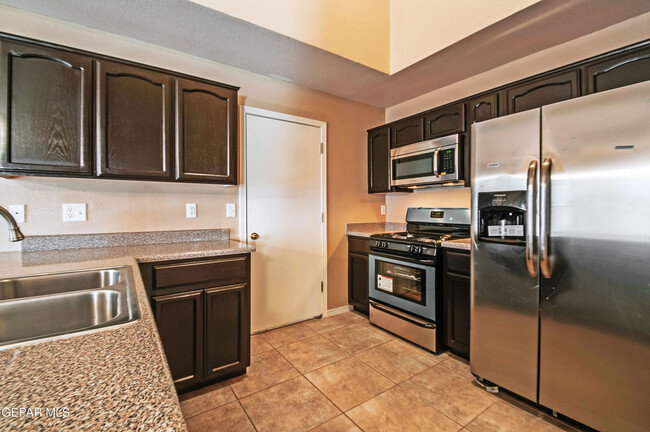 Building Photo - 7117 Mesquite Tree Ln