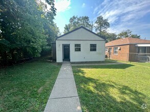 Building Photo - Updated Home! - 3 Bedroom 1 Bathroom - Pit...