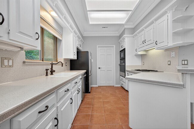 Building Photo - 901 Longmire Rd