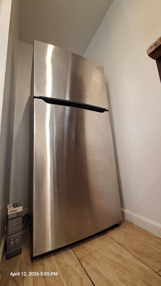 Building Photo - 925 1/2 Liberty St