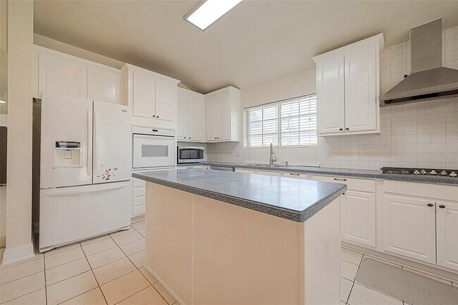 Building Photo - 9407 Dora Meadows Dr