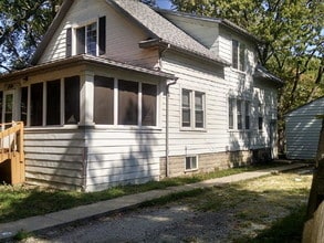 Building Photo - 1306 Hickory St