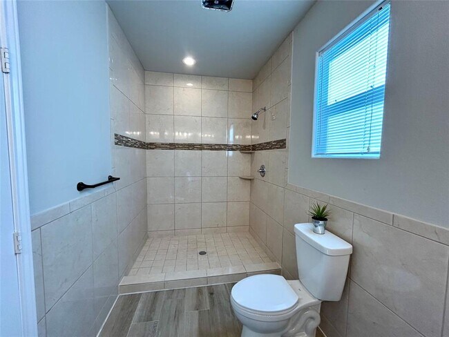 Building Photo - 3805 US-290