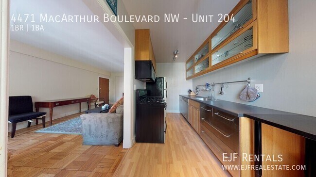 Building Photo - 4471 MacArthur Blvd NW