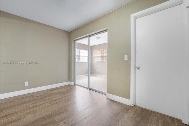 Building Photo - 5010 SW 93rd Ave