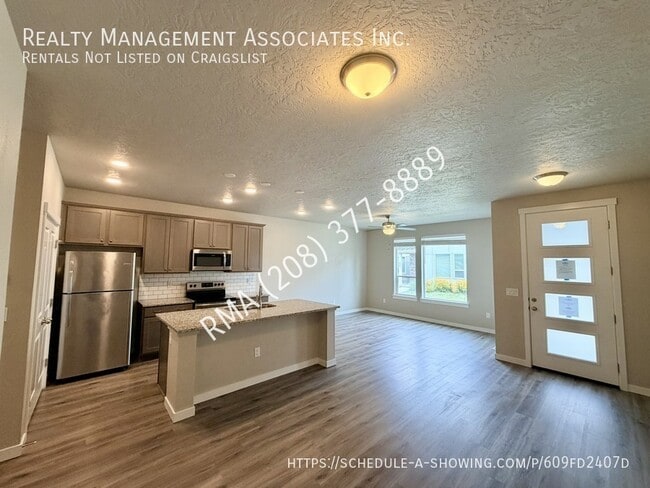 Building Photo - 396 N Traquair Ln