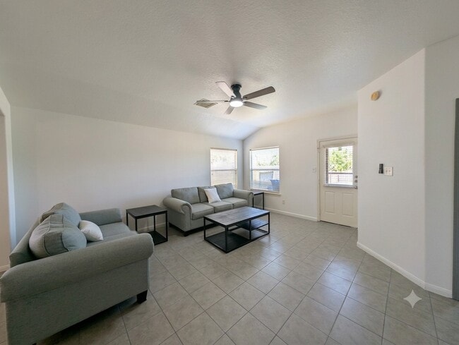 Building Photo - 21530 Falvel Lake Dr
