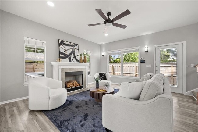 Building Photo - 748 Altaloma Ave