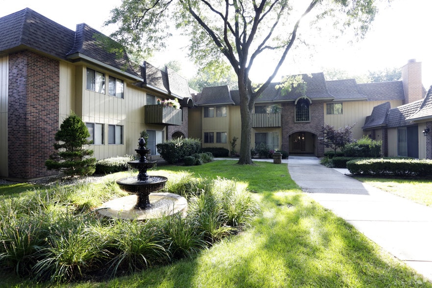 Courts of the Falling Waters 7330 Fairmount Ave Downers Grove IL