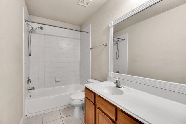 Building Photo - 7406 Valentine Ln