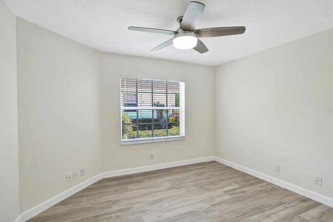 Building Photo - 5033 S La Sedona Cir