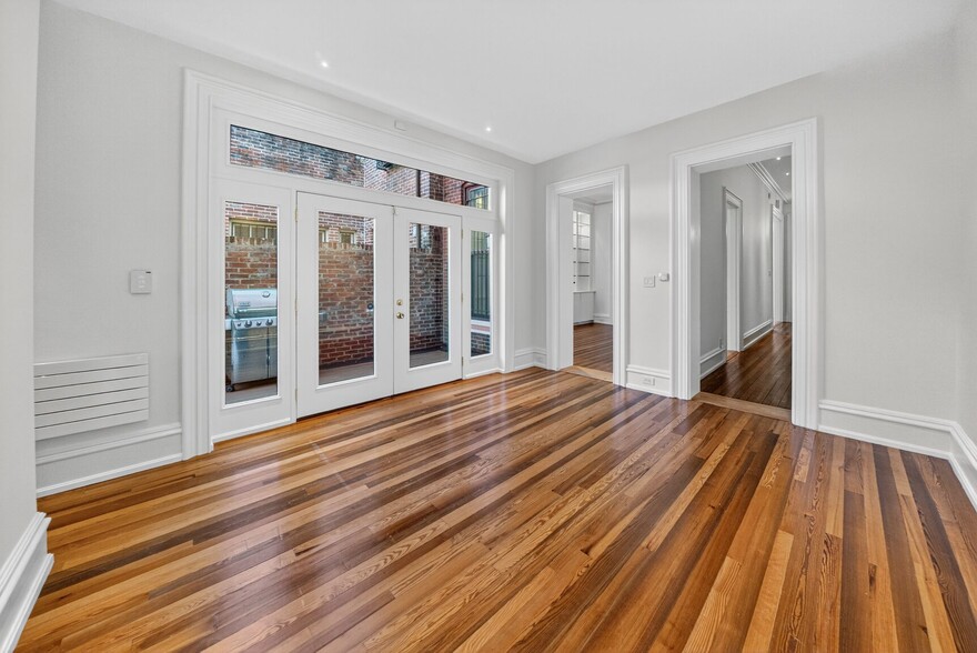 Building Photo - 917 O St NW