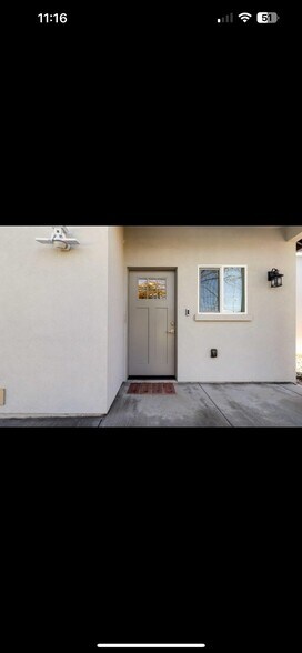 Front Door - 3922 Fig St