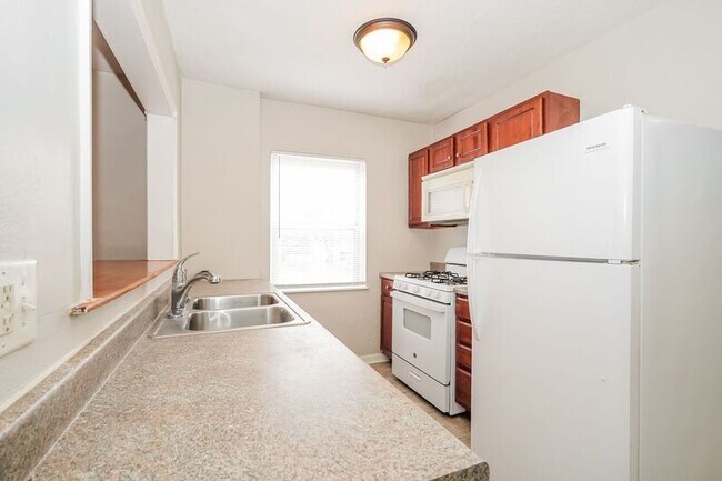 Building Photo - 1048 Berkeley Rd