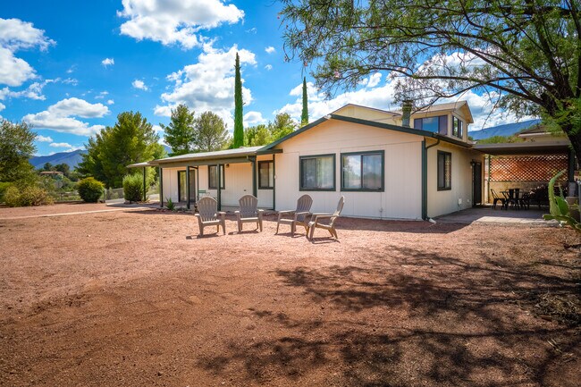 Building Photo - 1430 E Stage Way