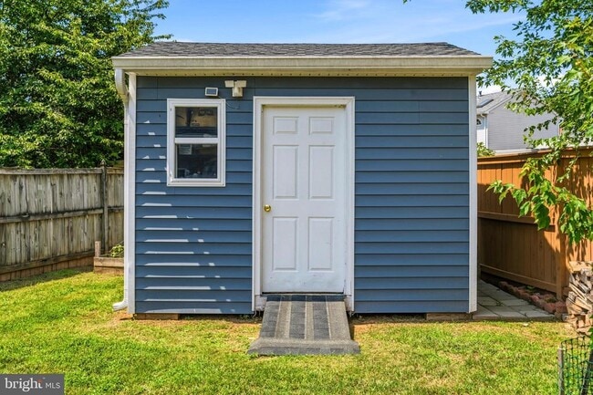 Building Photo - 13922 Rutgers Ct