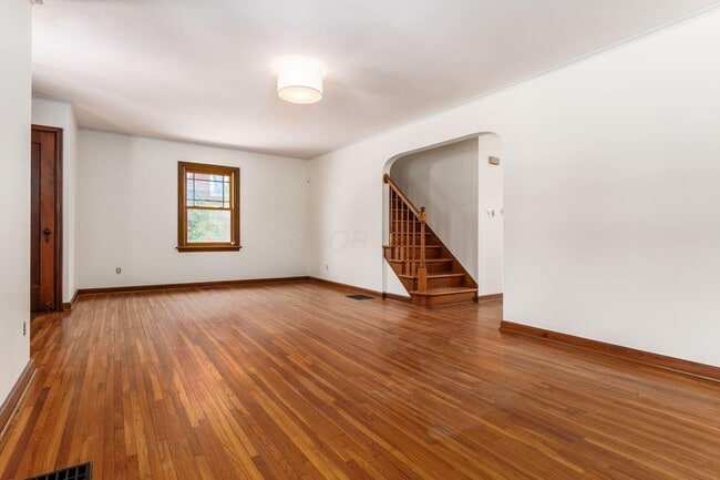 Building Photo - 51 E Schreyer Pl