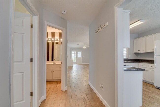Building Photo - 969 Cammaron Way