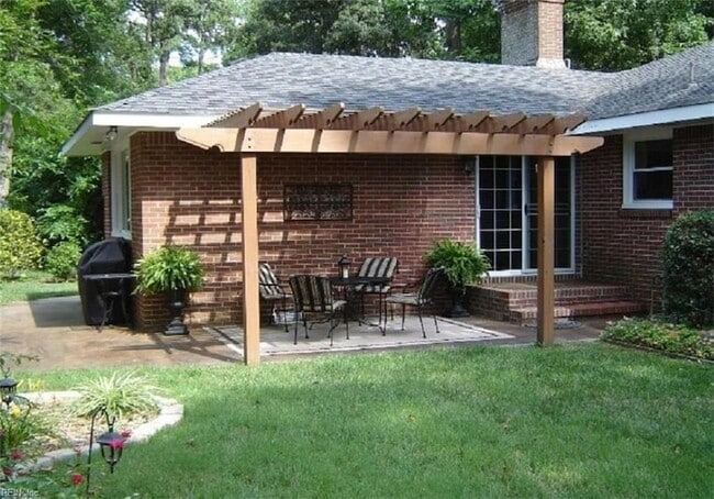 Building Photo - 4632 Curtiss Dr