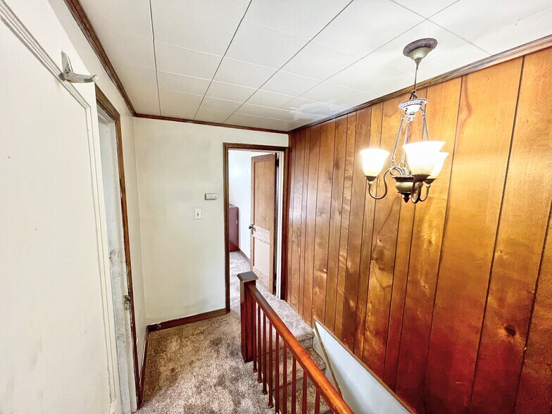 Building Photo - 1022 S 10th St