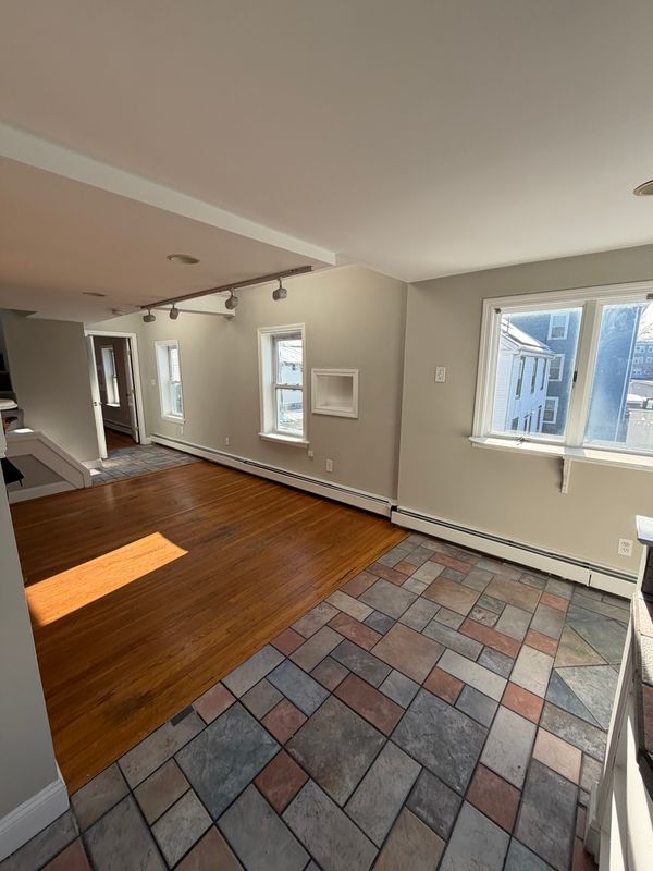 Building Photo - 18 Grove St